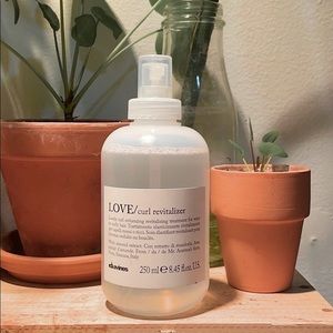 Davines Essential Haircare LOVE Curl Revit…